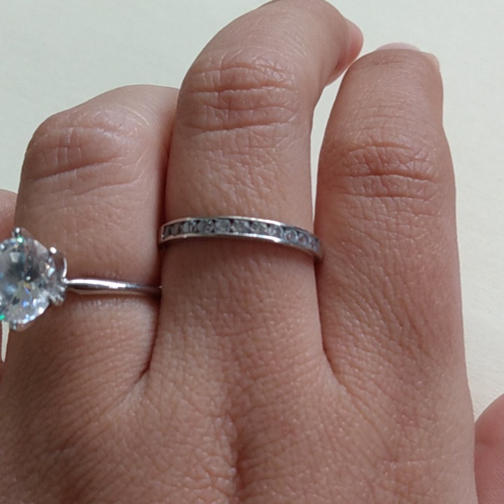 10k White Gold Stone Band Ring